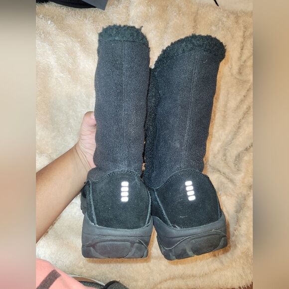 Lands End Suede Sherpa Fleece Boots, sz 8.5., black. - Picture 2 of 4